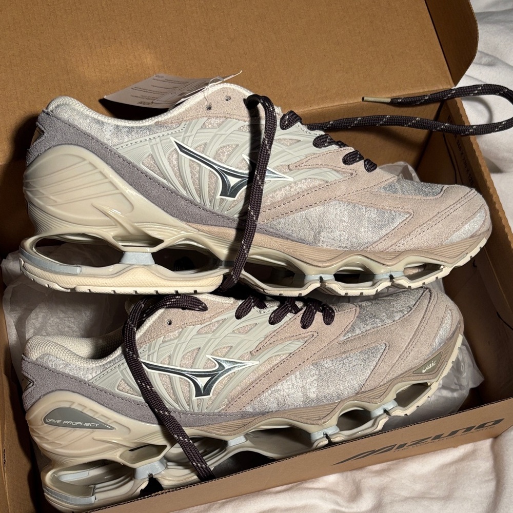 Mizuno Wave Prophecy running shoes - Men’s size 10
